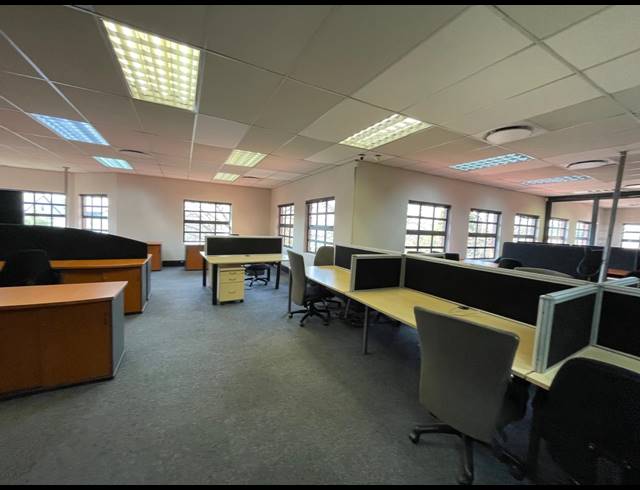 752M² OFFICE FOR SALE IN BRYANSTON